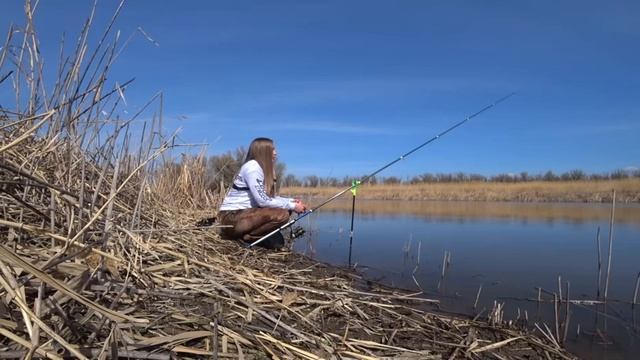 Девушка на рыбалке.Забойный Клев.. (1) смотреть онлайн