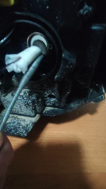 Чистим фару изнутри своими руками