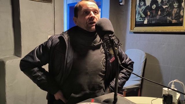 Сеня про Пистолета из панк-рок группы ТиФ 07.12.2025 смотреть онлайн