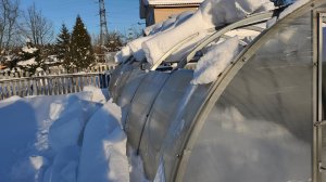 Теплица с раздвижной крышей зимой чистка снега