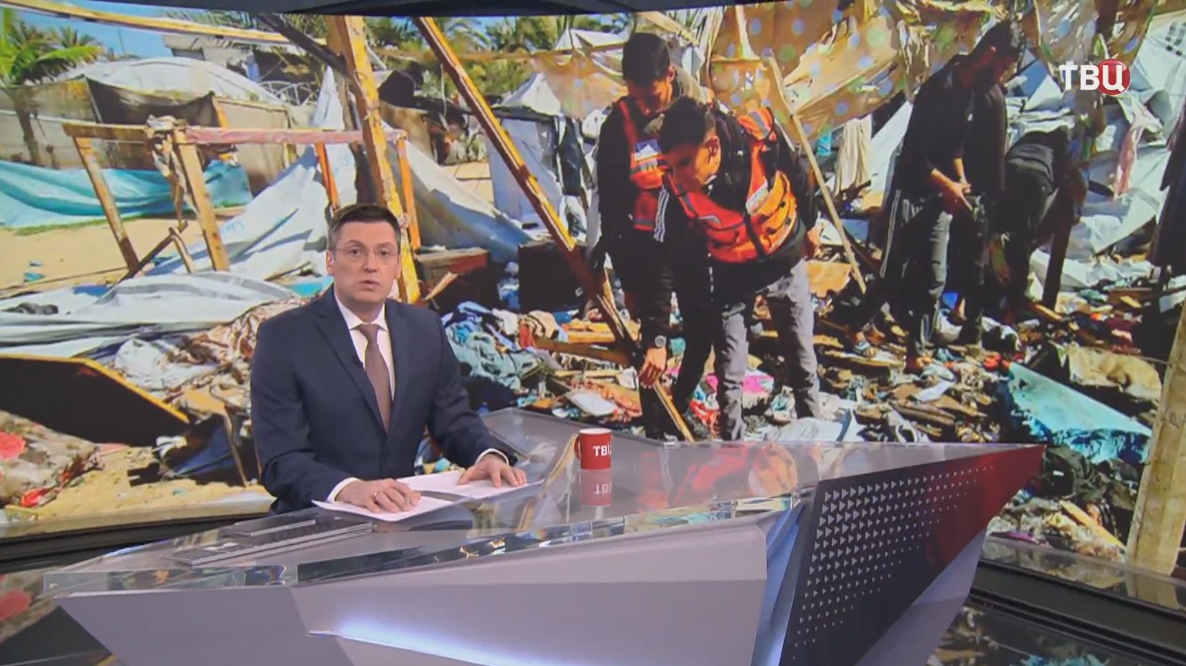 Более 20 человек погибли в Газе в результате новых ударов Израиля смотреть онлайн