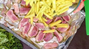 Мясо засыпаю картошкой и отправляю в духовку! Весь секрет в заправке!