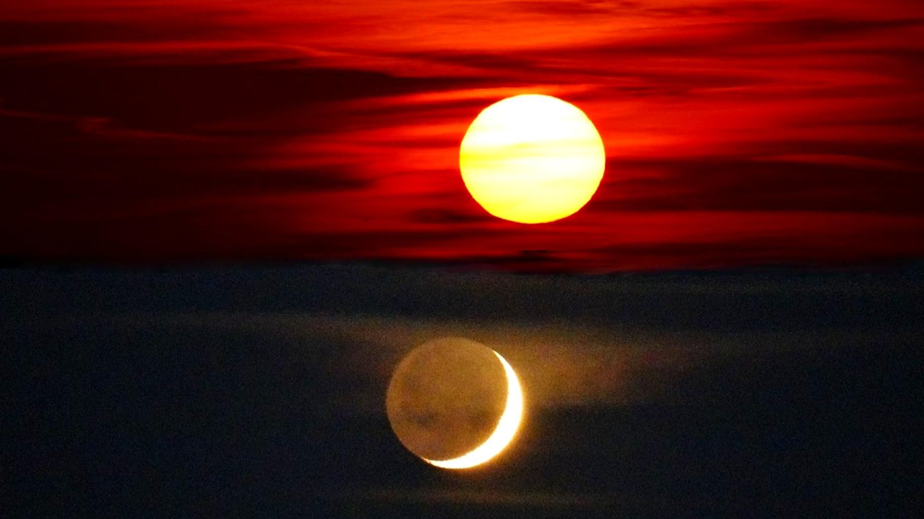 🌞СОЛНЦЕ И 🌙ЛУНА! КАДРЫ НЕ ПРОСТО ЗАКАТА, А ЦЕЛОГО «НЕБЕСНОГО ТАНЦА»! ЧЁРНОЕ МОРЕ. 23.11.2025 г. смотреть онлайн