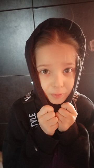 ну всё-таки какая же милашка 😊😊😊😊