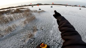 Первый лед 2025-26! Жерлицы срабатывают одна за другой!