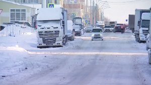 Вологжане жалуются на несанкционированную стоянку грузовиков вдоль дороги