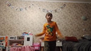 нормально станцевал под свою песню