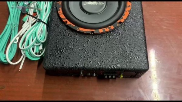 подсидельный активный сабвуфер Barracuda 8A Underseat