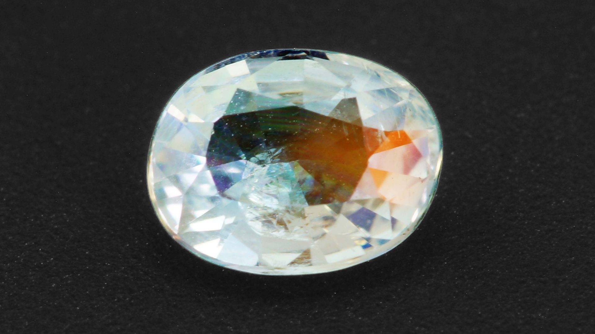 Радужный Лунный камень 1,06 карат смотреть онлайн