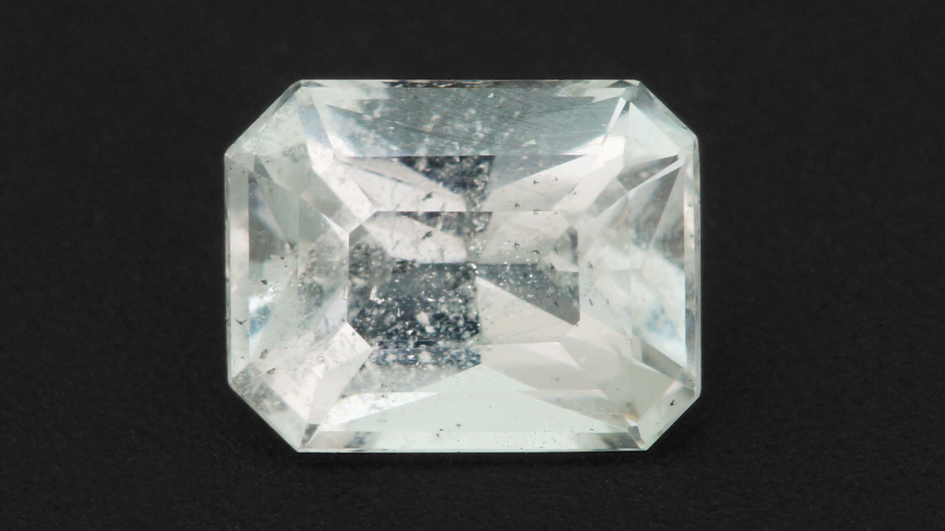 Лунный камень 1,38 карат смотреть онлайн