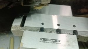 Шлифовка прецизионного приспособления для электроэрозионного станка.