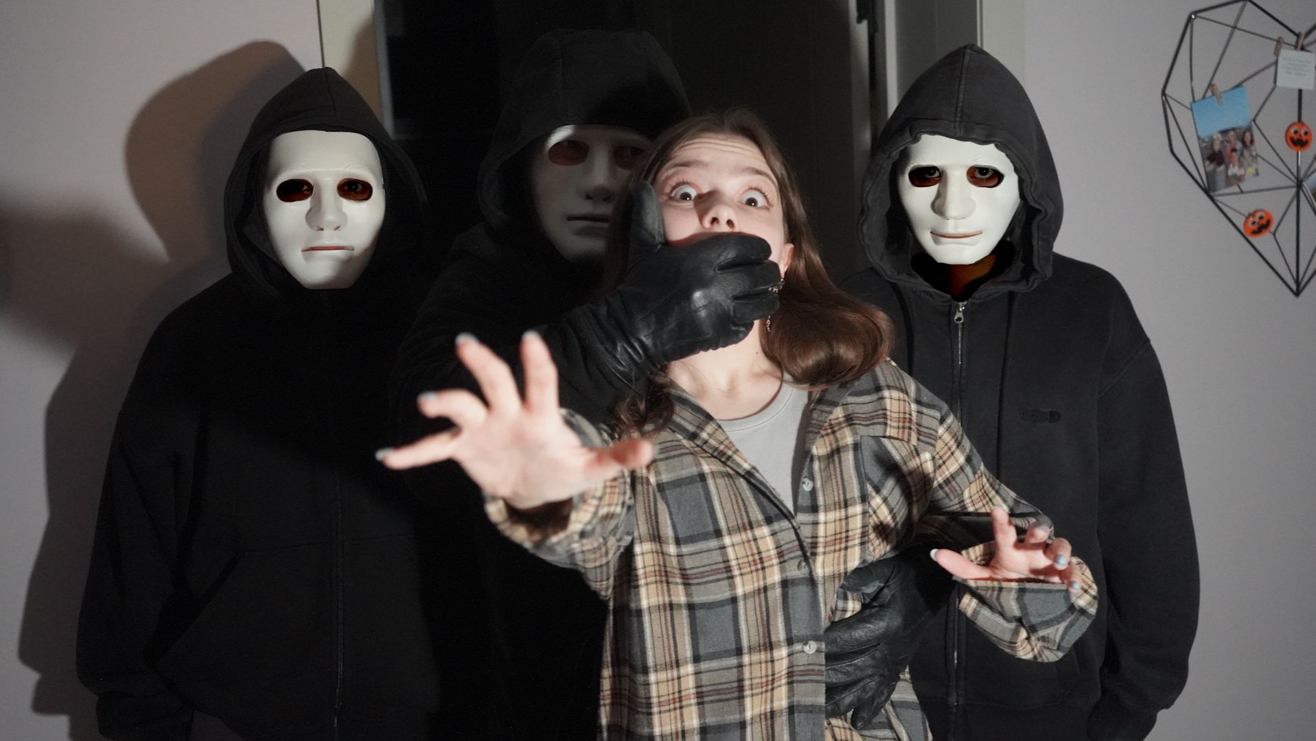 ТАЙНОЕ СООБЩЕСТВО... 67 СНОВА ПРЕСЛЕДУЕТ МЕНЯ! смотреть онлайн