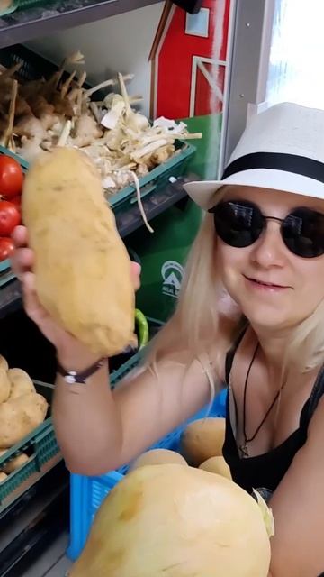 Северный Кипр: лук и картошка размером с голову