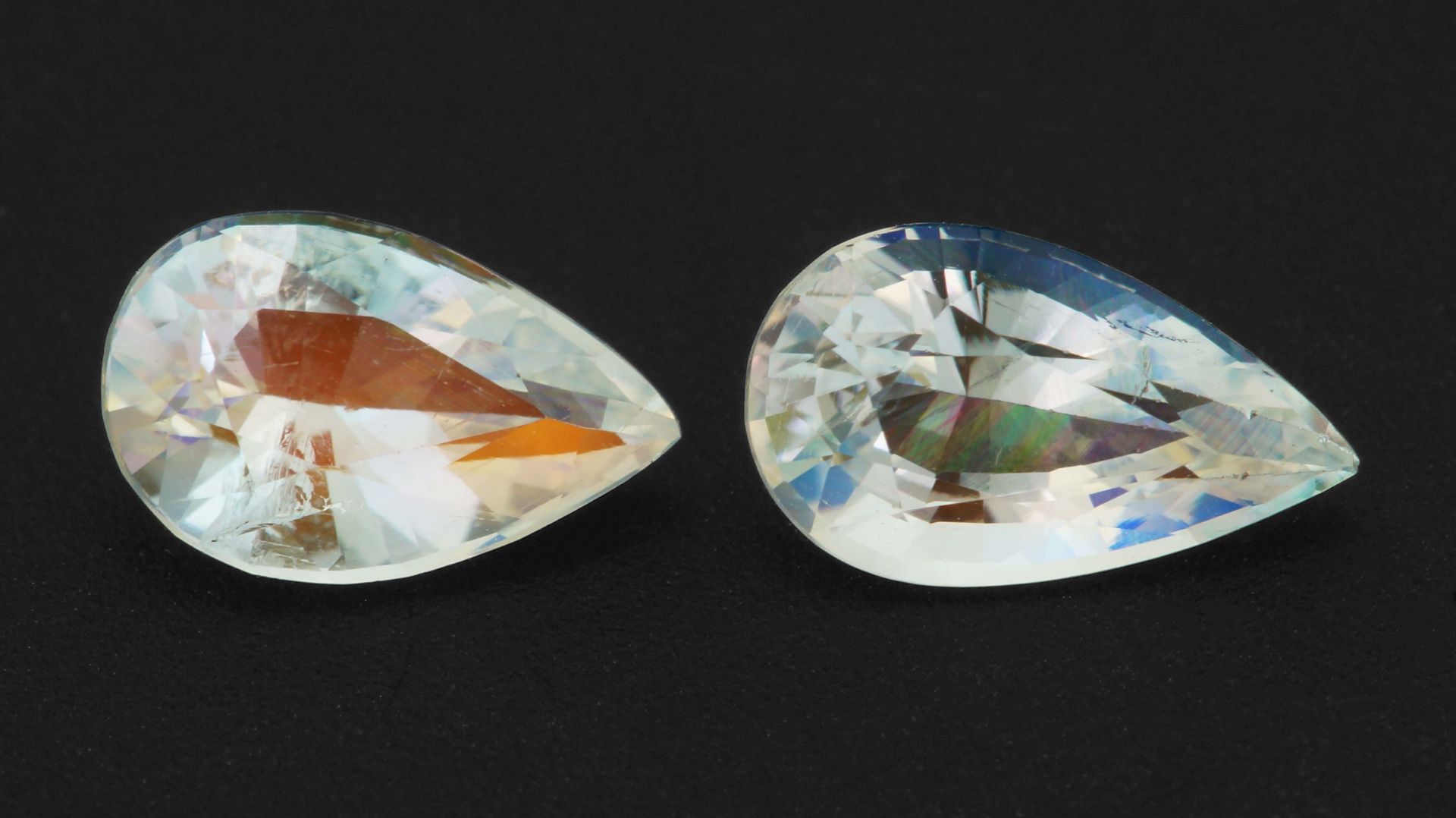 Радужный Лунный камень пара 3,37 карат смотреть онлайн