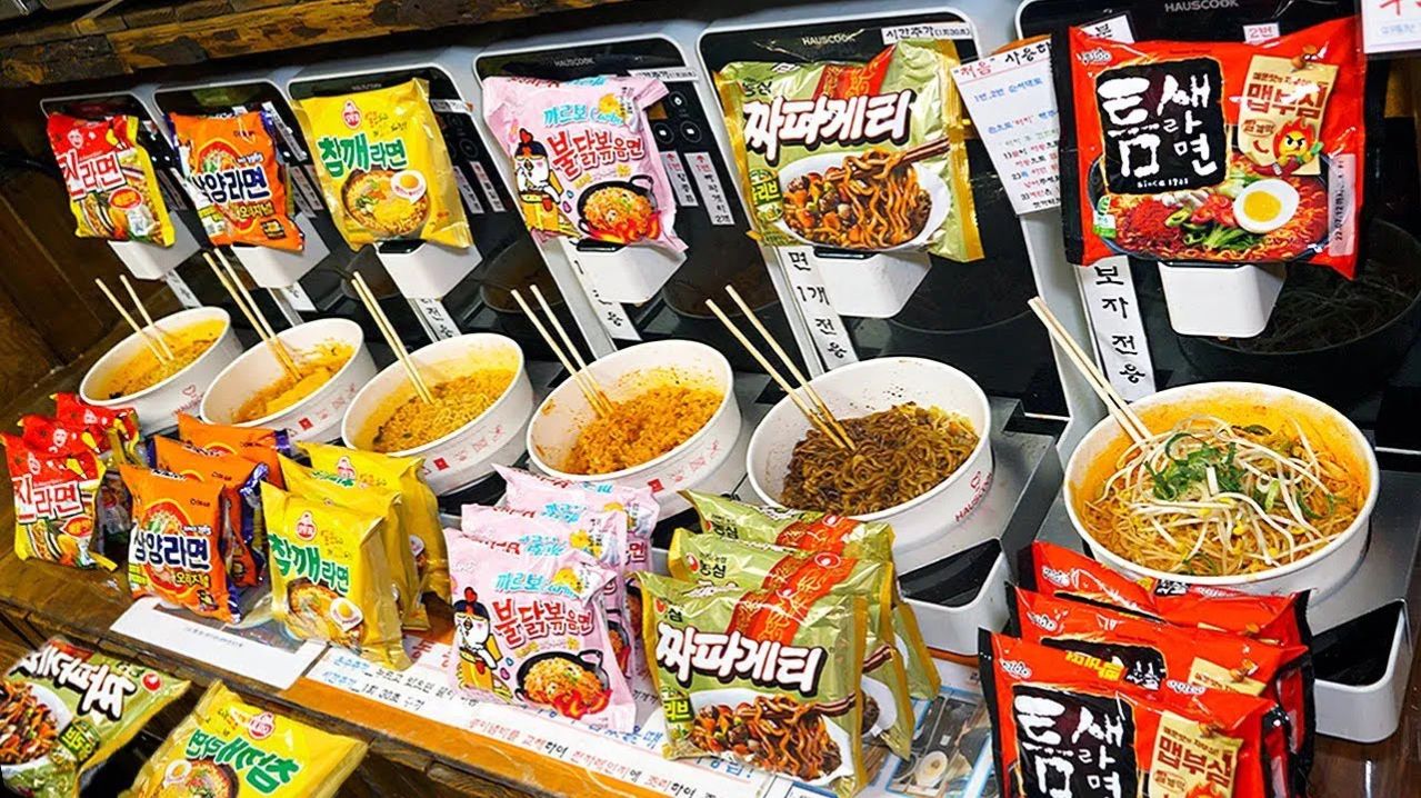 Неограниченное количество начинок бесплатно! Удивительный круглосуточный магазин рамэна в Корее