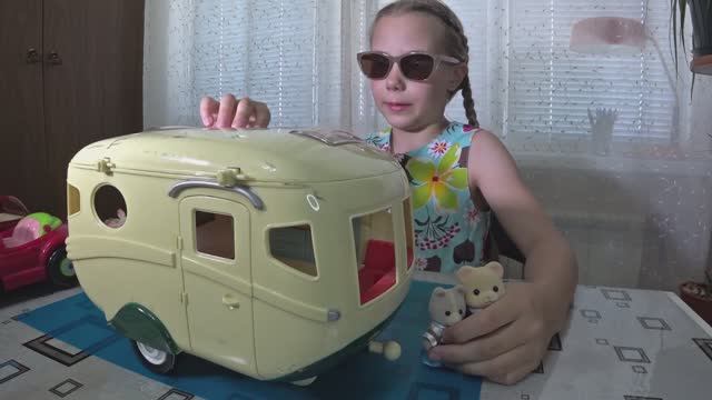Фамильяры в отпуске смотреть онлайн
