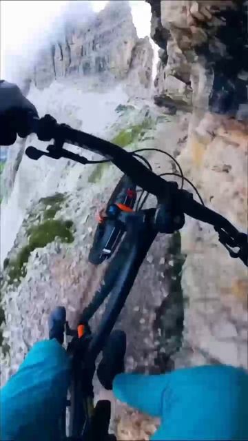 Интересно,он в каске? смотреть онлайн