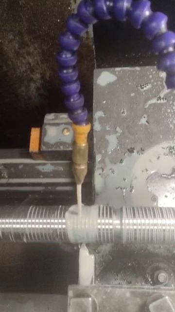 нарезка резьбы резцом