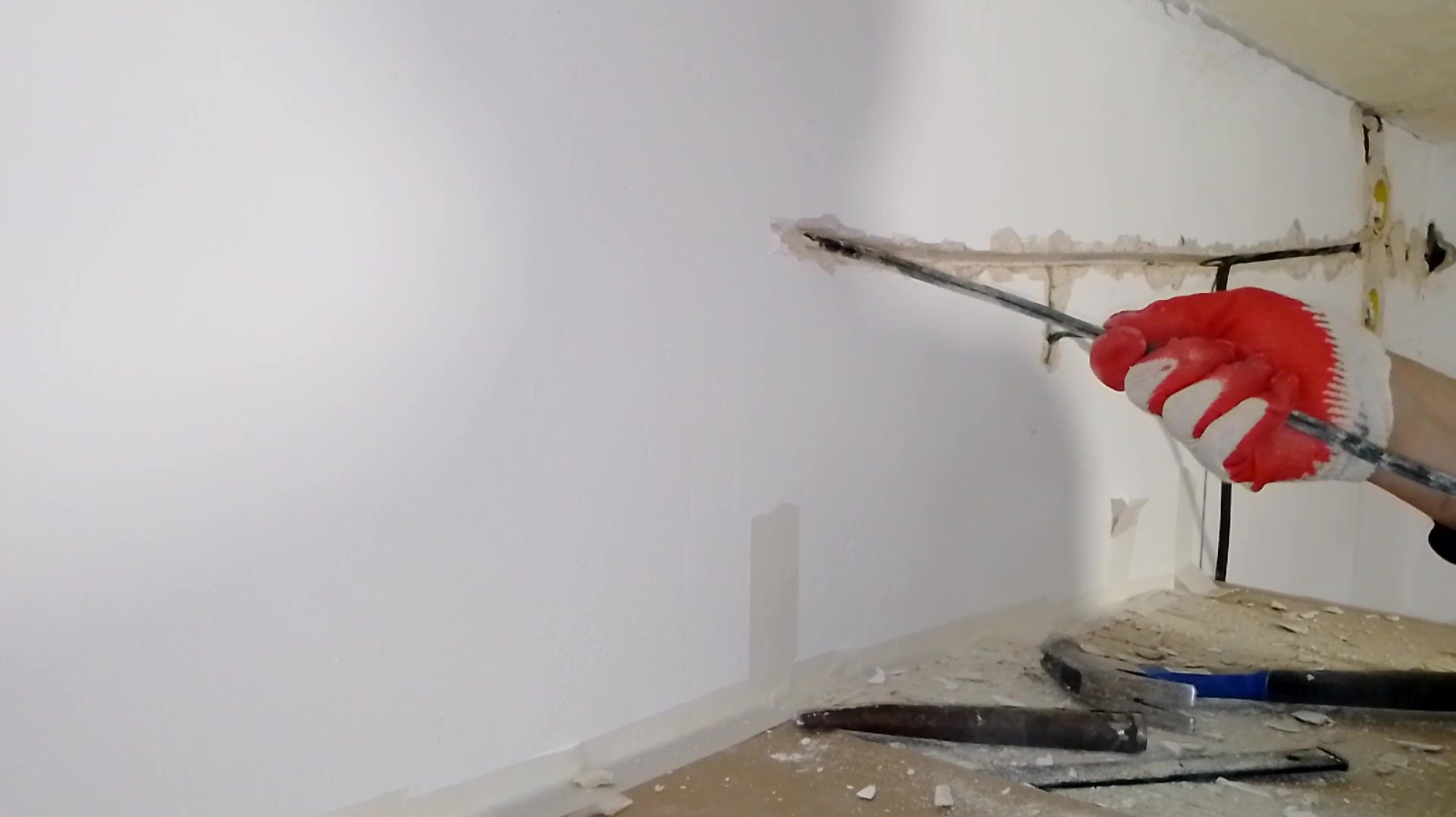 Штроба в стене под провод без перфоратора. Замена электропроводки. Серия 9