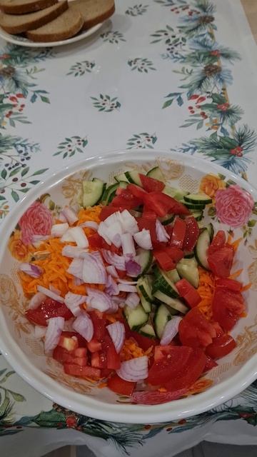 На ужин салат и гречка с мясом🍽 (из архива) смотреть онлайн