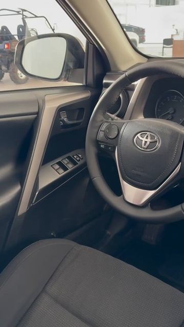 Toyota RAV4 '2017 смотреть онлайн