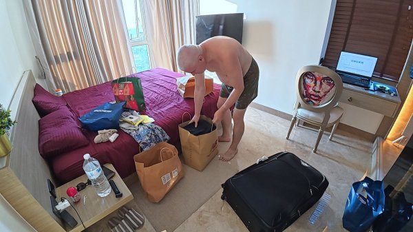 СРОЧНО, Вован собирает ВЕЩИ, ВЫСЕЛЯЮТ?! Отплясываю в бассейне! Как туристы ТРАВЯТСЯ в Паттайе? Влог