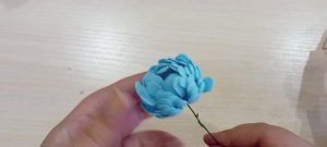 Очень простой цветок из фоамирана своими руками