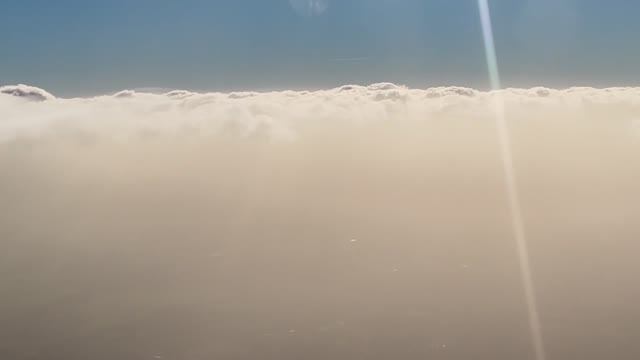 Сквозь облака смотреть онлайн