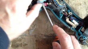 шуруповёрт макита BDF458RFE, не включается