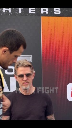 Что он ИСПОЛНЯЕТ? Дэвис попытался удивить Нурмагомедова во время стердауна