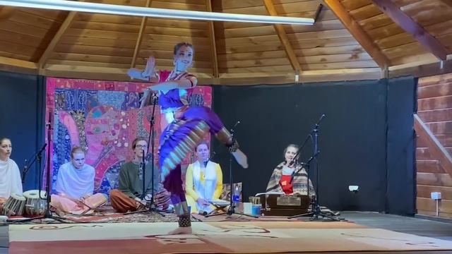 Танец посвященный Шри Шиве и Шри Парвати