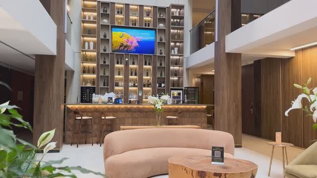 Обзор апарт-отеля Ламонт с шикарным лобби, SPA-зоной, кафе, конференц-залом, парковкой и трансфером смотреть онлайн