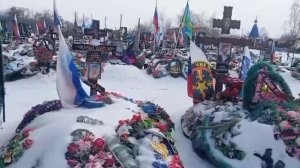 Алея славы Станица Каневская.
кладбище где находится Герои России 🇷🇺
