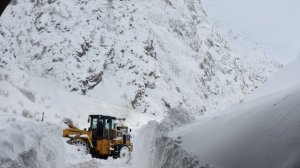 Снежные лавины сошли на автодорогу Душанбе — Чанак. Мороз идет на спад в Беларуси. Погода в СНГ