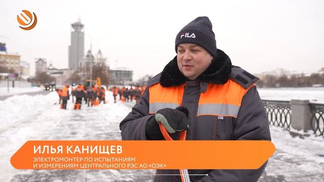 Тяжелый поединок с «Фрэнсисом»! Оэковцы убирают улицы Москвы после мощнейшего снегопада смотреть онлайн