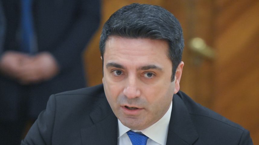 Мечтавший о крахе России глава парламента Армении открестился от своих слов