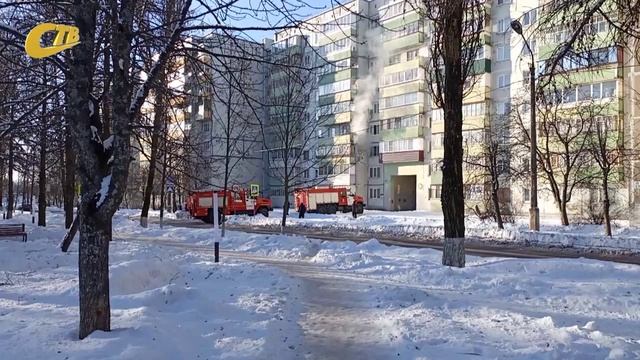В ПОЖАРЕ В ЖЕЛЕЗНОГОРСКЕ ПОГИБ 53-ЛЕТНИЙ МУЖЧИНА смотреть онлайн