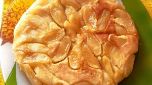 ПИРОГ С ЯБЛОКАМИ НА КЕФИРЕ И НА СКОВОРОДЕ