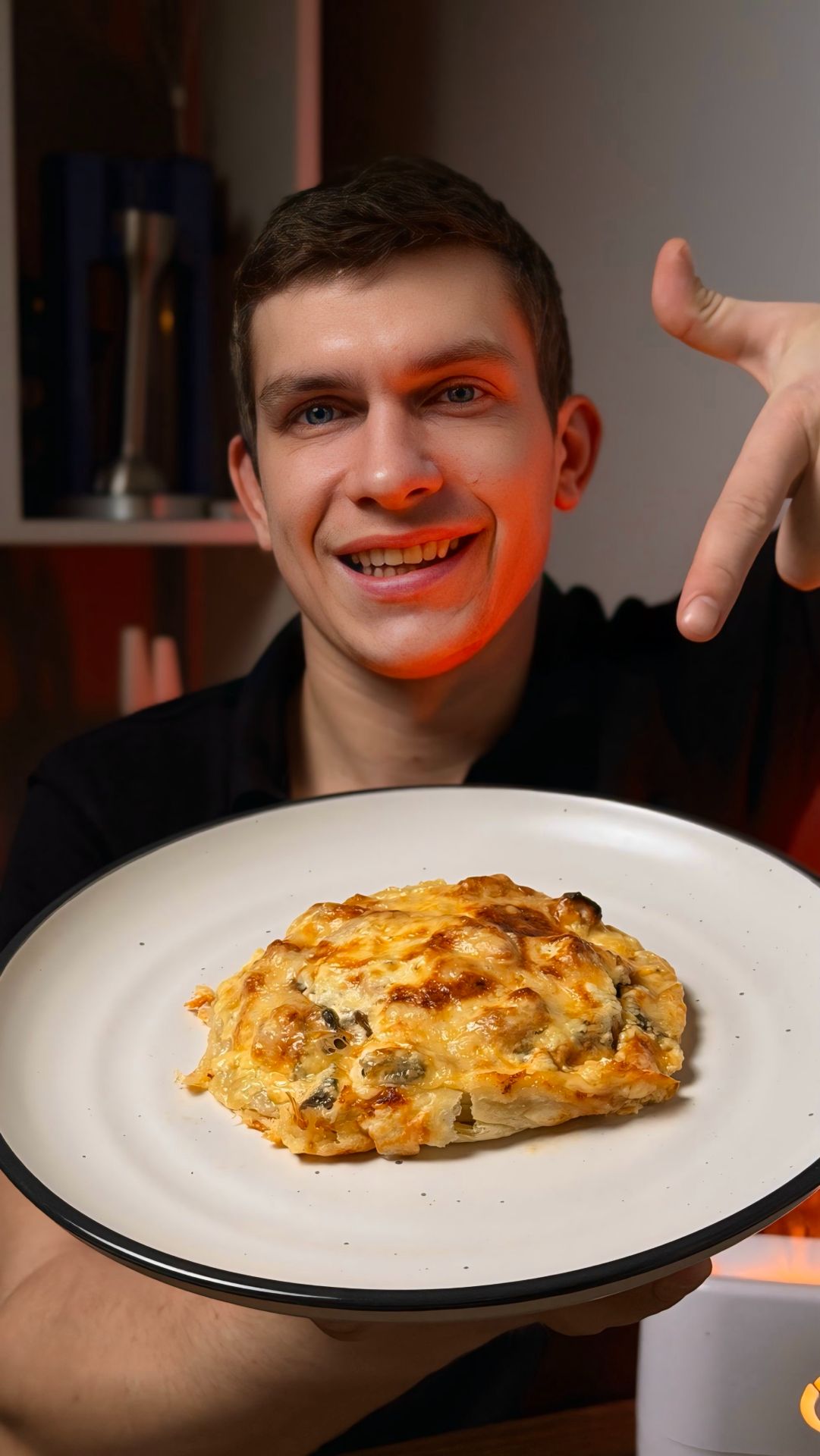 Курица с грибами в слоеном тесте