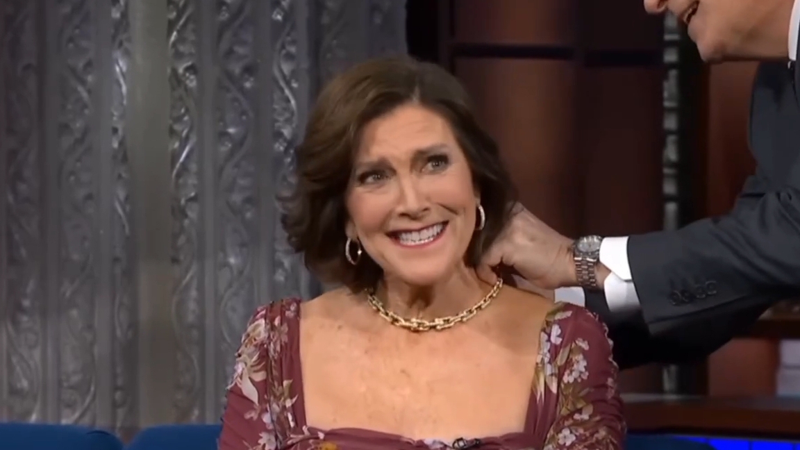 Первые наброски: С Днем святого Валентина 2026 от Иви МакГи Колберт смотреть онлайн