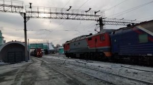 ЭП2К-290 с почтово-багажным поездом на станции Новосибирск-Главный