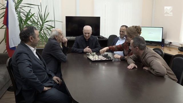 Казбек Джатдоев из с. Учкекен в 70 лет стал победителем всероссийского онлайн-турнира по шахматам смотреть онлайн