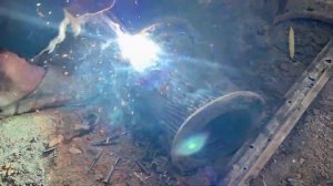 Ремонт ролика гусеницы экскаватора. Пакистан