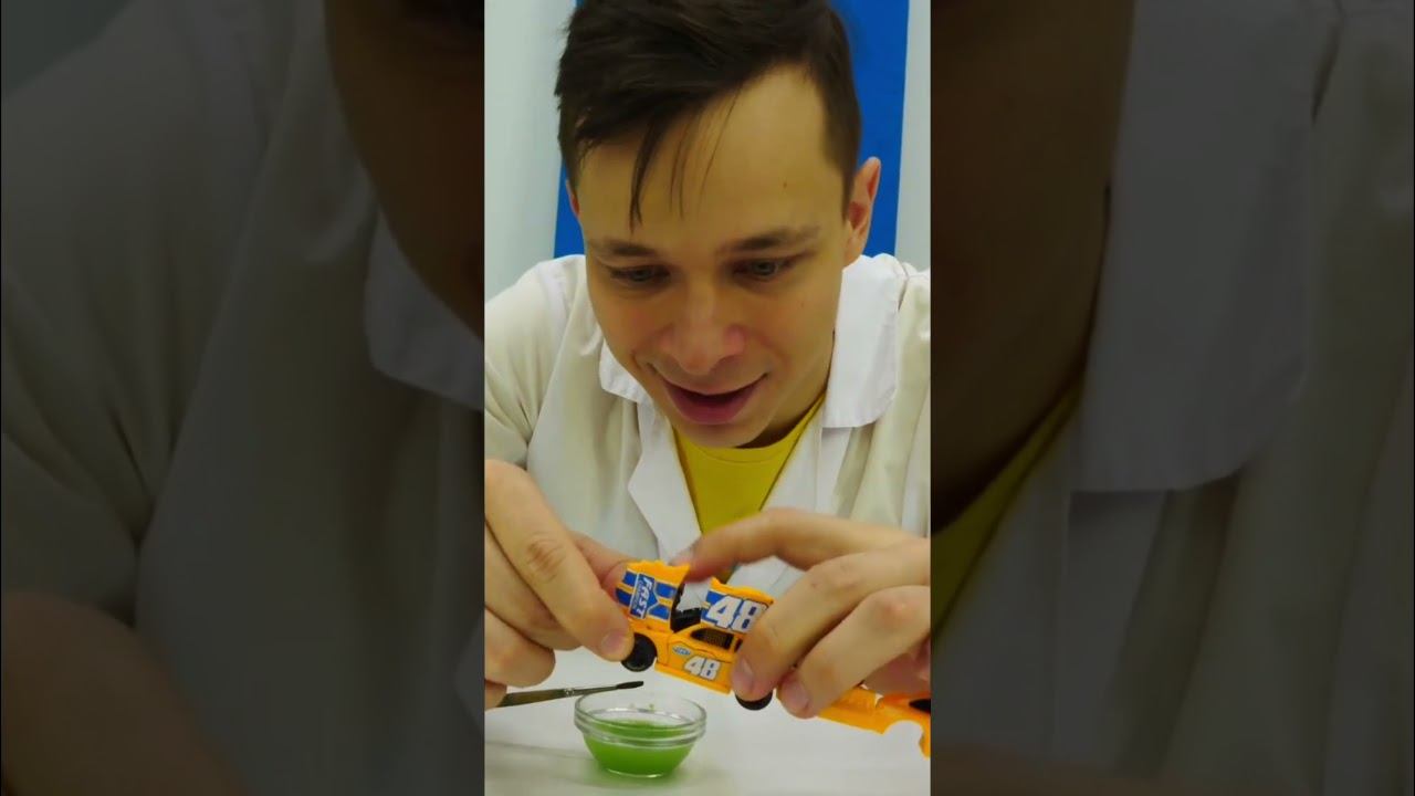 Невозможно поверить! Зелёный клей творит чудеса с машиной! 😱 #героивмасках #длядетей #shorts смотреть онлайн