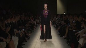Показ женской коллекции Valentino весна-лето 2014