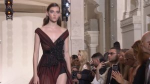 Показ женской коллекции Elie Saab осень-зима 2018-2019