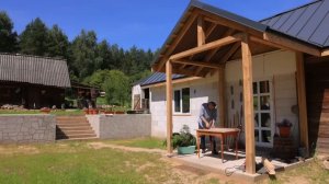 Деревенская жизнь в Лесной Деревне. Установка новых дверей. Обед на летней кухне.