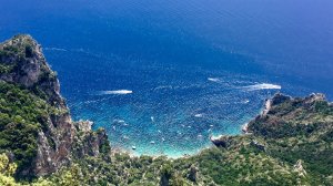 B114. Остров коммунизма