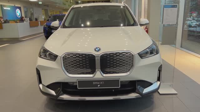 BMW iX1 2026 обзор смотреть онлайн