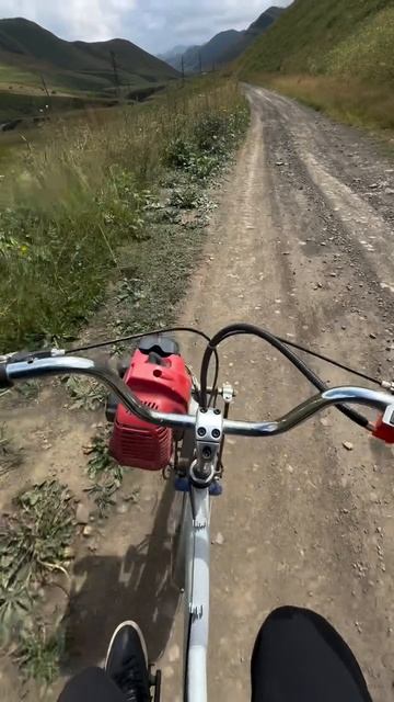 Крутой велосипед 🤣 смотреть онлайн